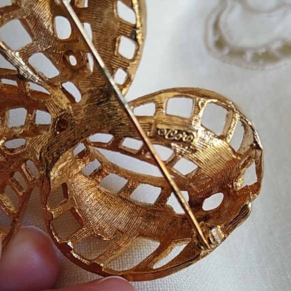 Vintage Coro Gold Bow Pin Stamped - Picture 4 of 6
